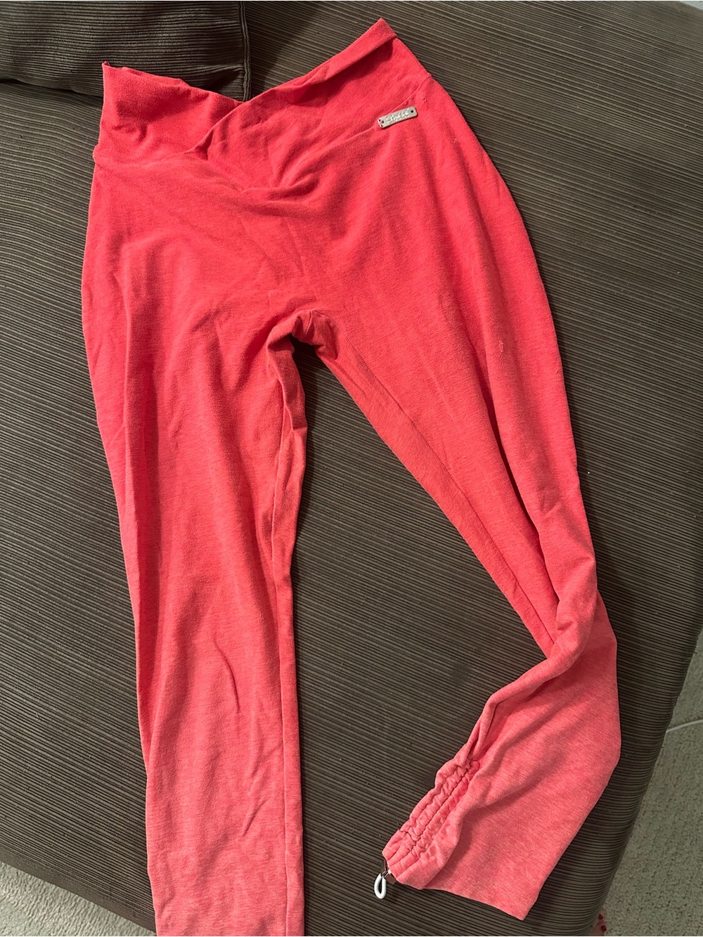 Bombshell Sportswear Sold Out Ombre Coral Capri Leggings